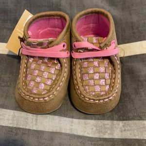 Infant Twister Baby Buckers